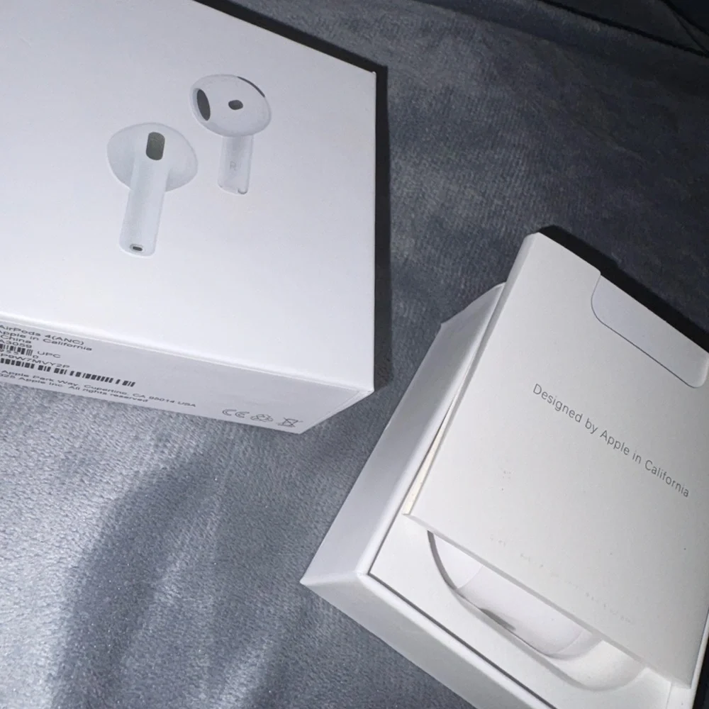 Apple Wireless Earbuds - White